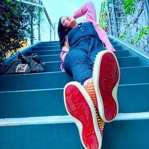 WEEKEND SALE Meet your Posher @misskris ❤